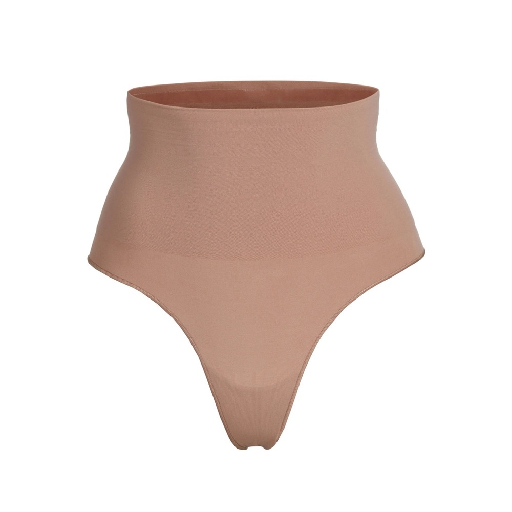 *SOLD* SKIMS CORE CONTROL THONG